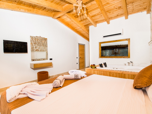  gece  -  Kasım
  | Kalkan Ulugöl Lüks Villa (6 Kişilik, Doğa Manzaralı, Hamam, Saunalı)